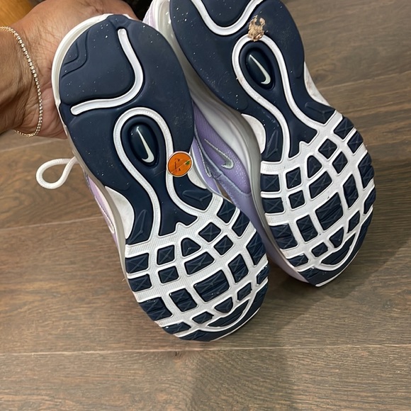 Nike Big Boys Air Max Sneaker. - Picture 7 of 7